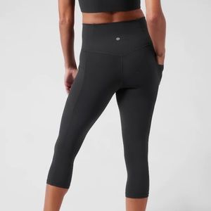 Athleta Capri Stash Legging, Size Small